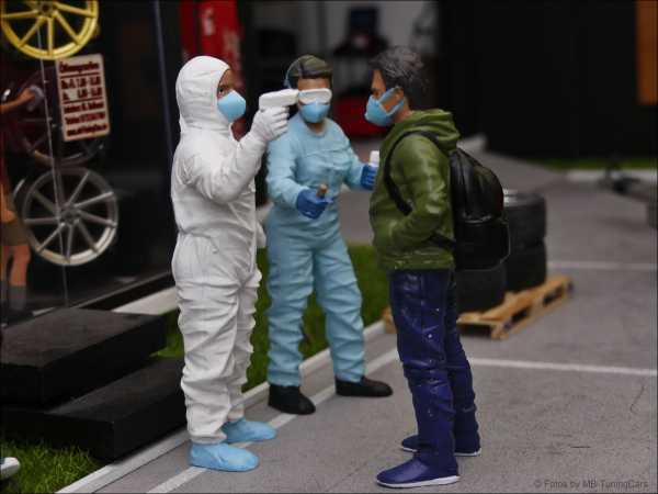 1:18 Corona Tester Figure